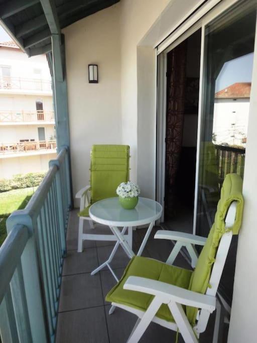 Appartement T3 Lumineux Tres Bien Equipe Avec Balcon ซาลีส์-เดอ-เบอาร์น ภายนอก รูปภาพ